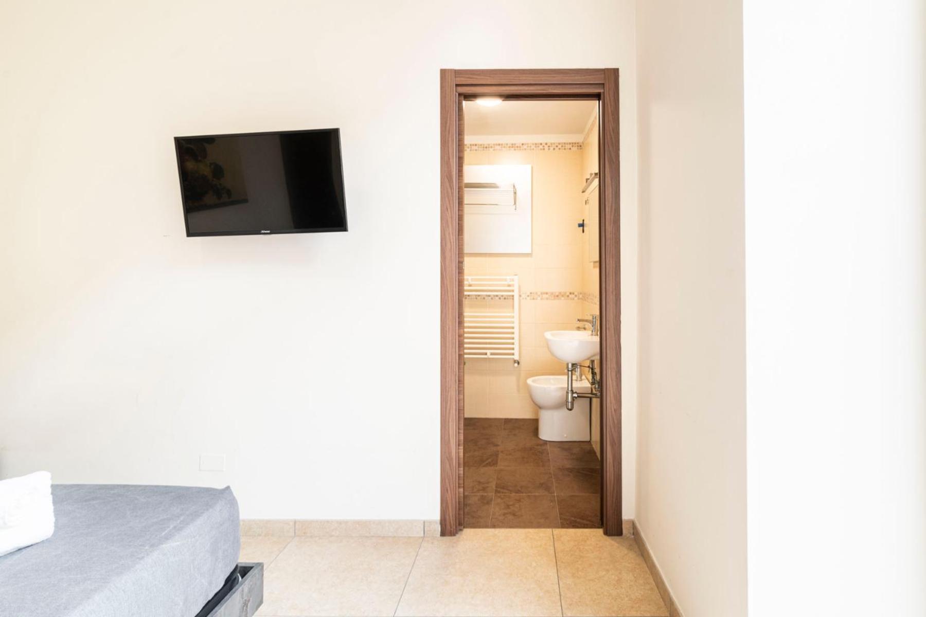 Corso 138 - Sleep & Fly - By Domusextra Bed & Breakfast Naples Luaran gambar