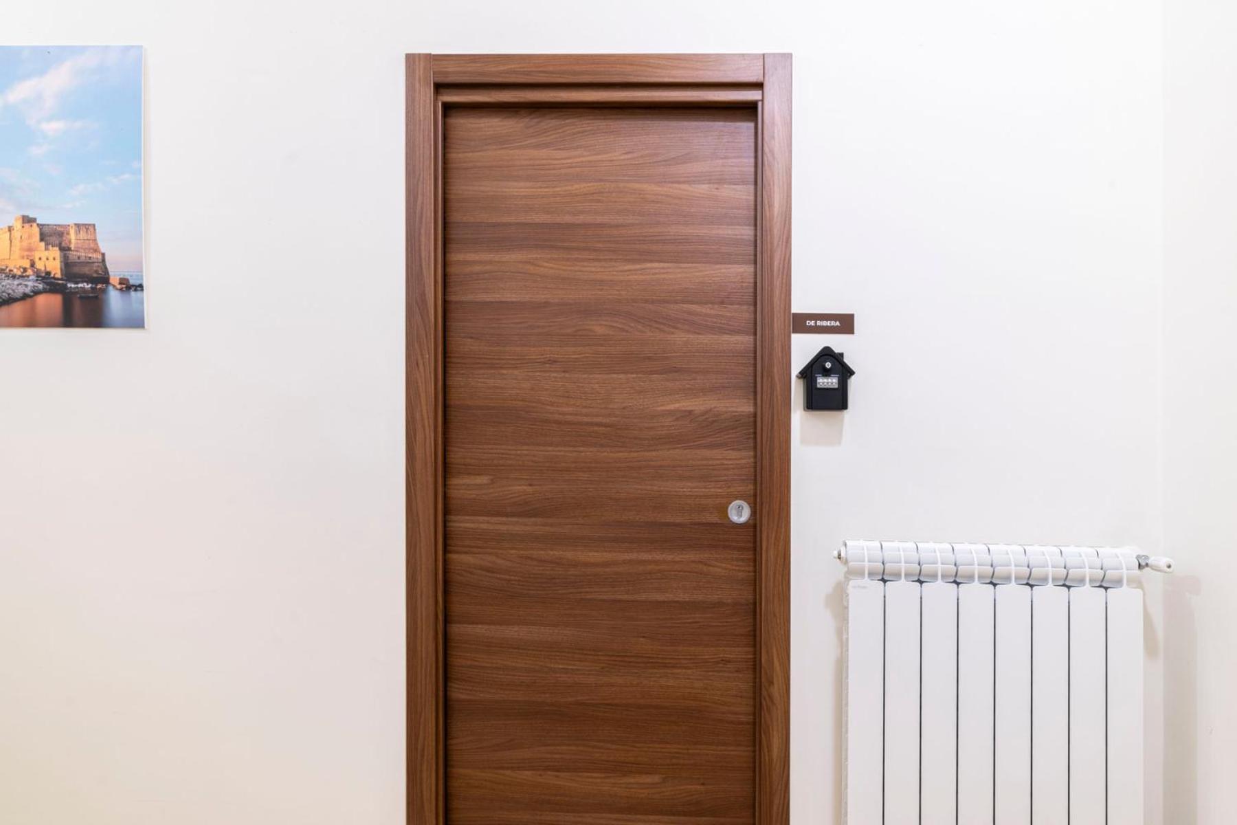 Corso 138 - Sleep & Fly - By Domusextra Bed & Breakfast Naples Luaran gambar