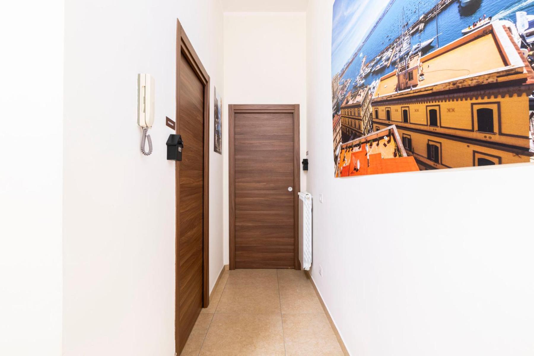 Corso 138 - Sleep & Fly - By Domusextra Bed & Breakfast Naples Luaran gambar