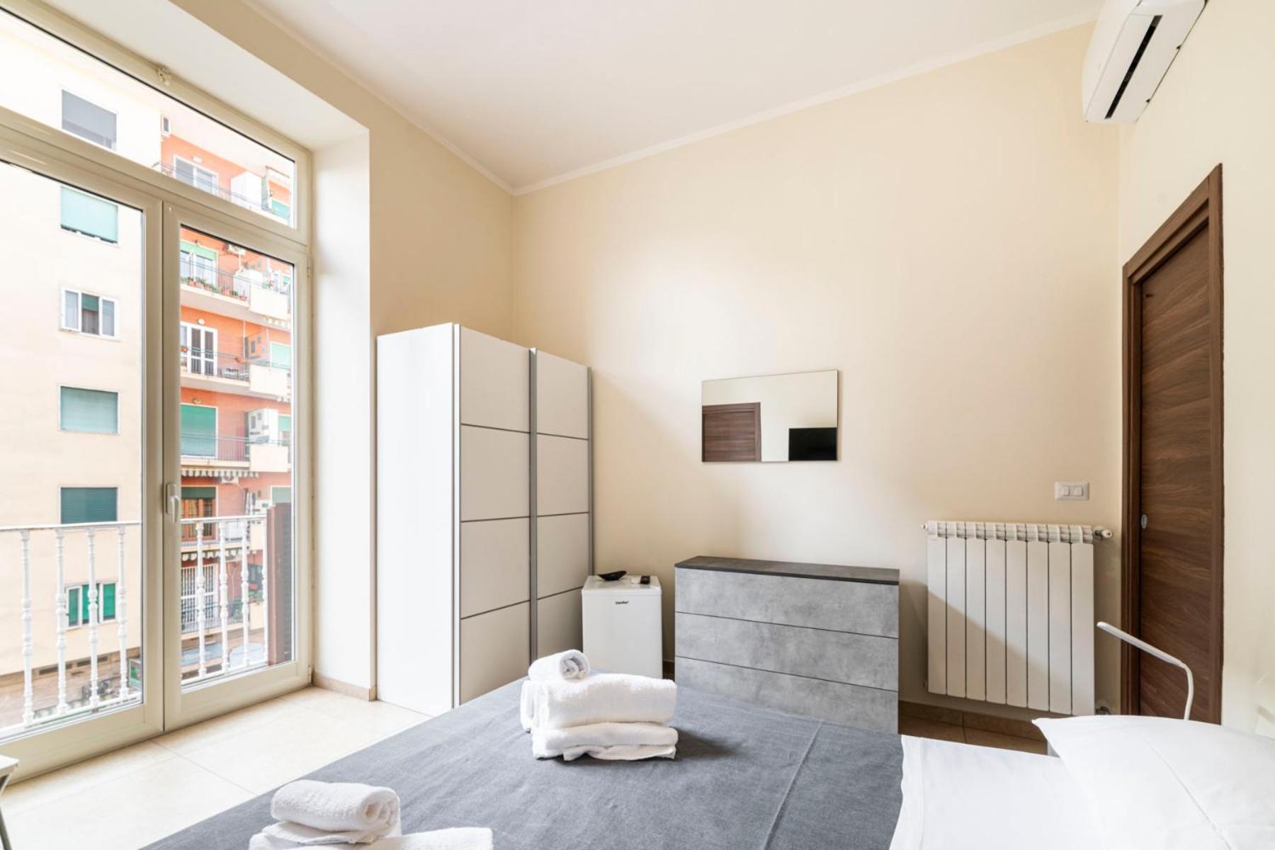 Corso 138 - Sleep & Fly - By Domusextra Bed & Breakfast Naples Luaran gambar