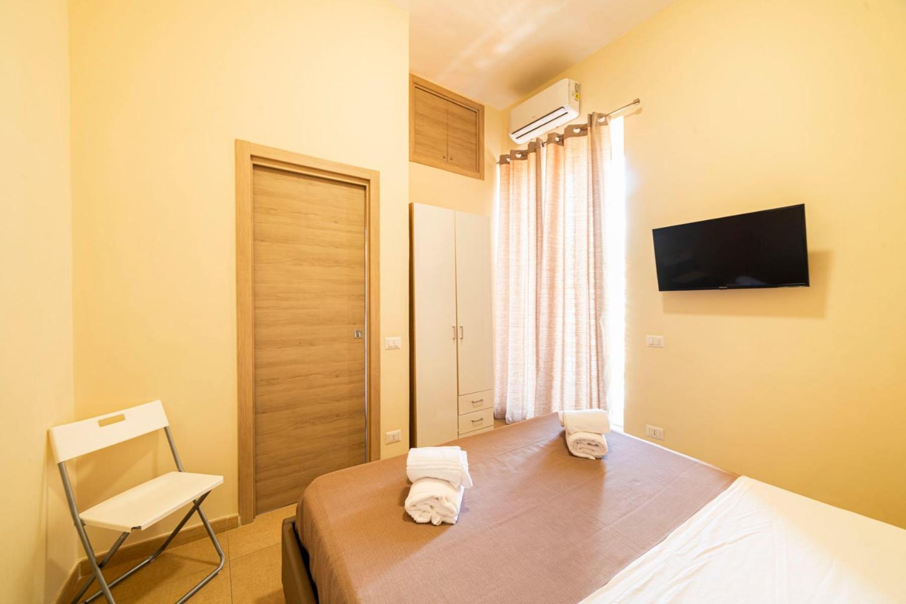 Corso 138 - Sleep & Fly - By Domusextra Bed & Breakfast Naples Luaran gambar