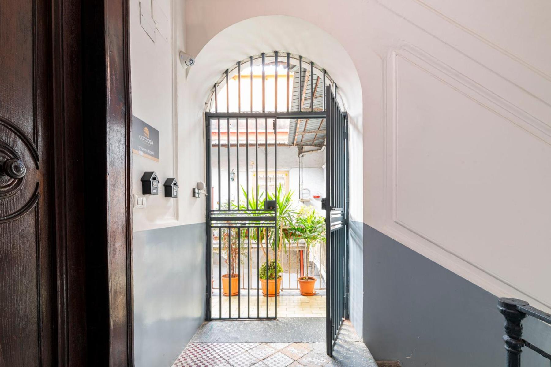 Corso 138 - Sleep & Fly - By Domusextra Bed & Breakfast Naples Luaran gambar