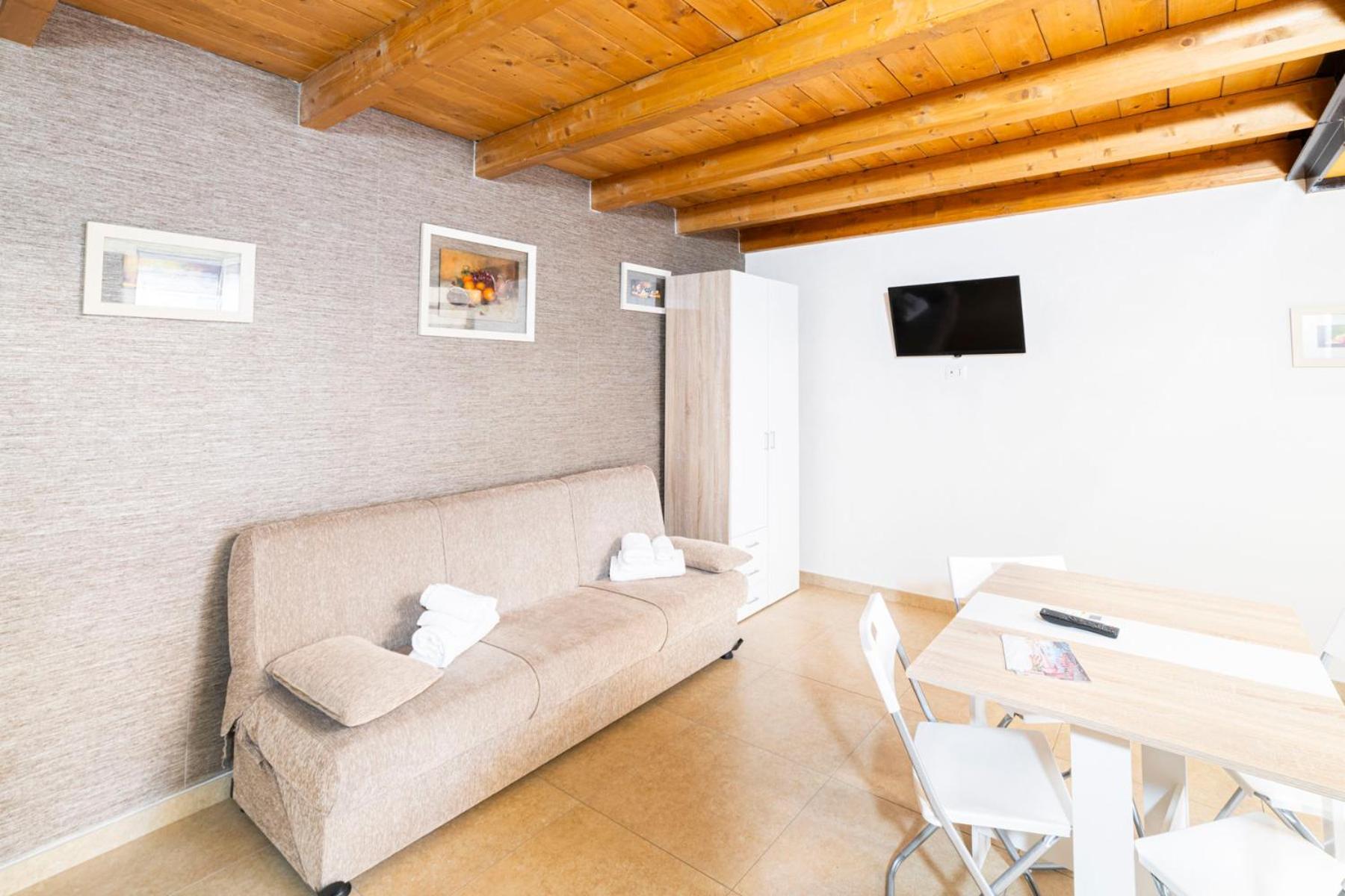Corso 138 - Sleep & Fly - By Domusextra Bed & Breakfast Naples Luaran gambar