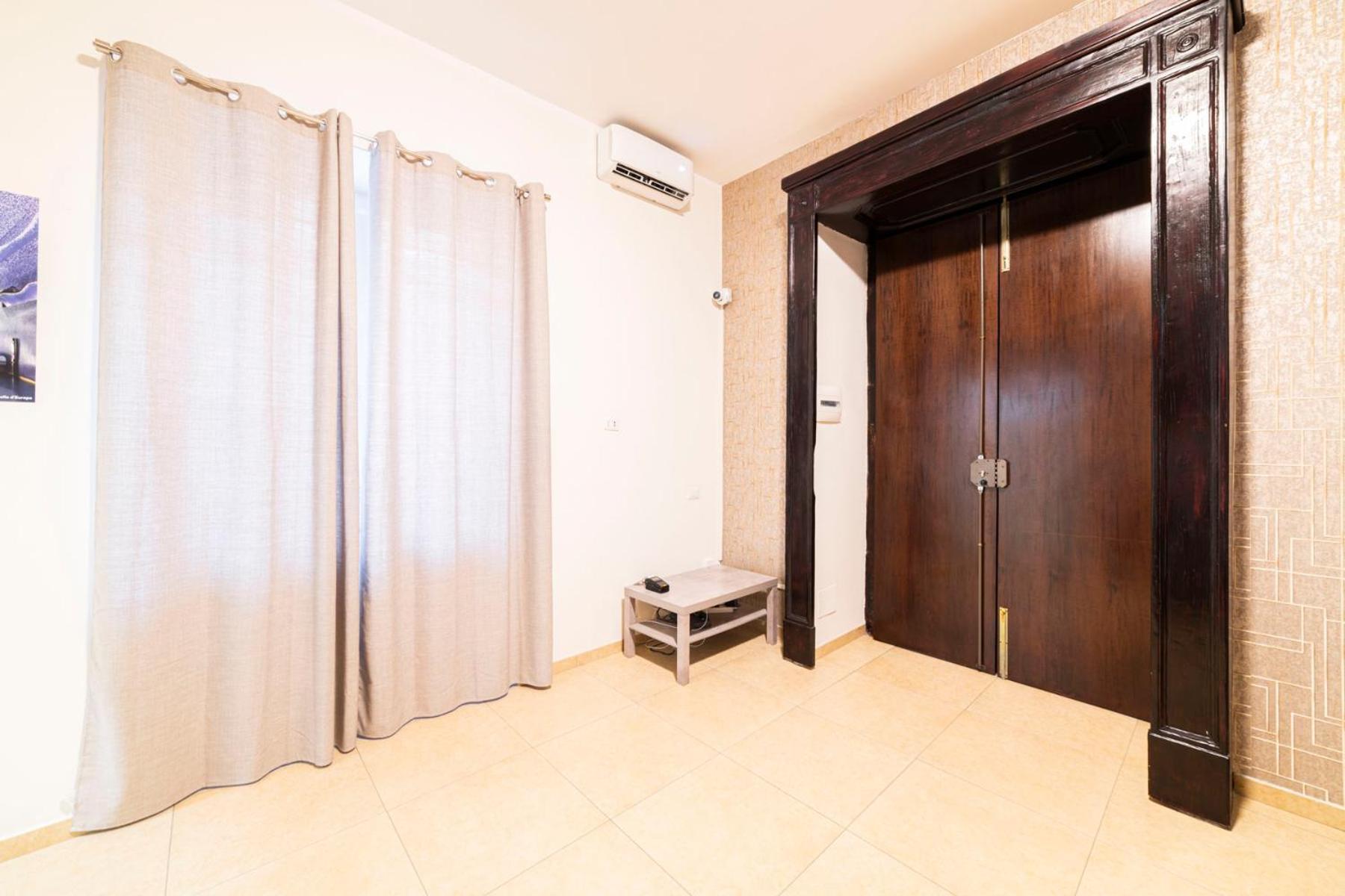 Corso 138 - Sleep & Fly - By Domusextra Bed & Breakfast Naples Luaran gambar