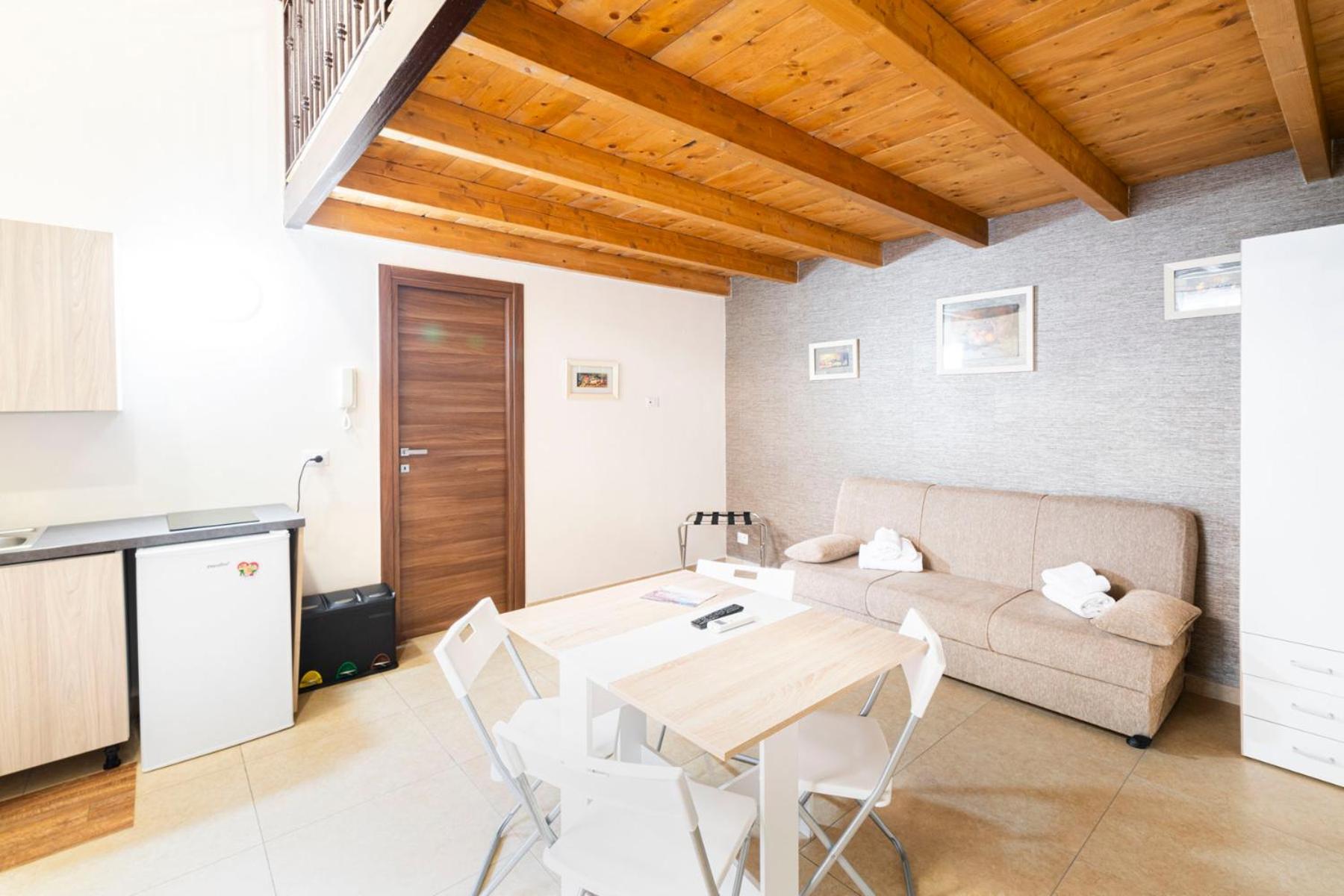 Corso 138 - Sleep & Fly - By Domusextra Bed & Breakfast Naples Luaran gambar