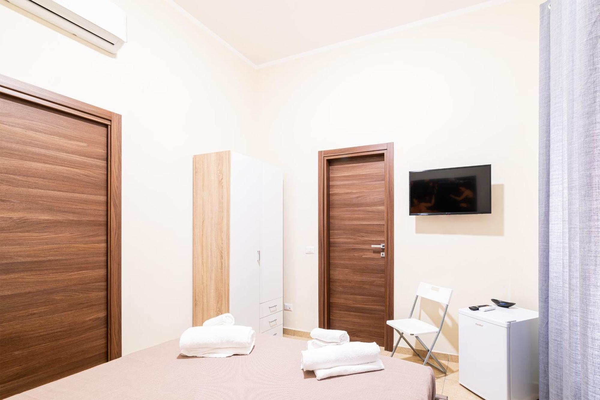 Corso 138 - Sleep & Fly - By Domusextra Bed & Breakfast Naples Luaran gambar